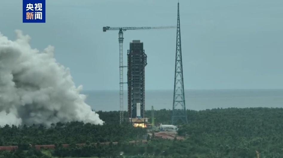 长征十号首次系留点火试验圆满成功【我国新一代载人运载火箭长征十号首次系留点火试验