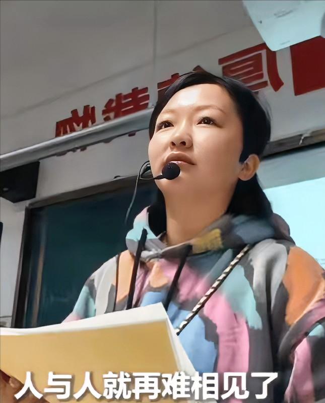 泪目！湖南一老师批改学生作文时，突然就哭了！原来，这名男孩写作文，怀念去世奶奶，