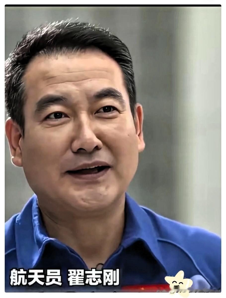 翟志刚说在天上睡觉舒服谁能想到太空睡觉和地面差别这么大！翟志刚在《面对面》