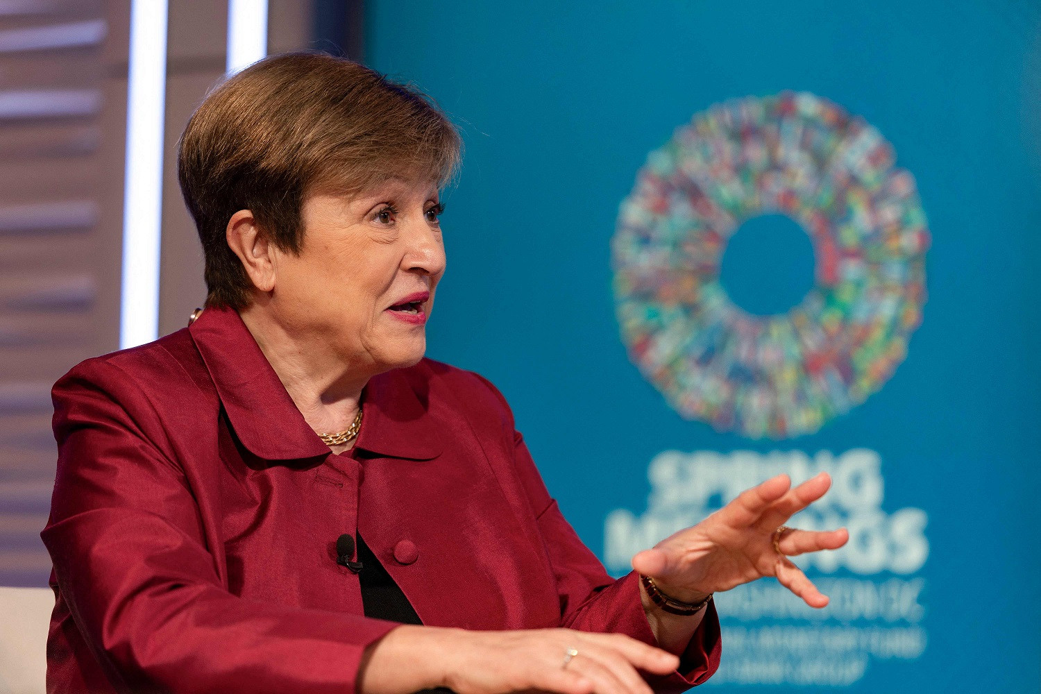 【国际货币基金组织总裁警告：#全球货币体系难抵御AI网络攻击#】#IMF警告AI