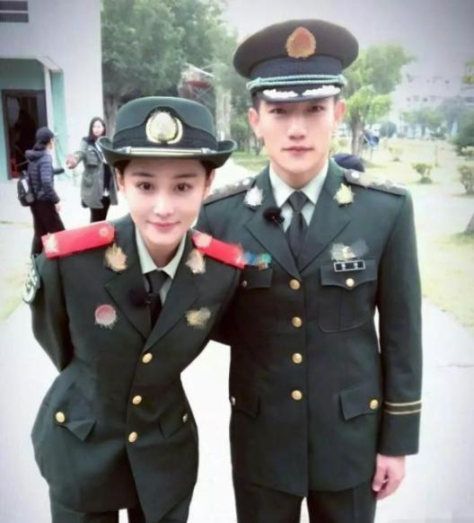 2017年，年收入6000万的张馨予，爱上了月工资只有5000的何捷，没想到，何