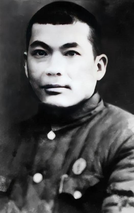 1941年,牛子龙杀掉了军统豫站站长,没过多久,上级就找他喝酒,想借机除掉他,牛