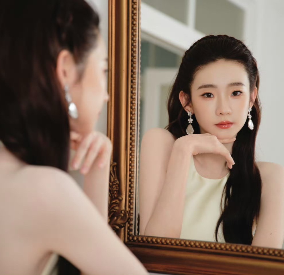 张艺凡张艺凡张艺凡
