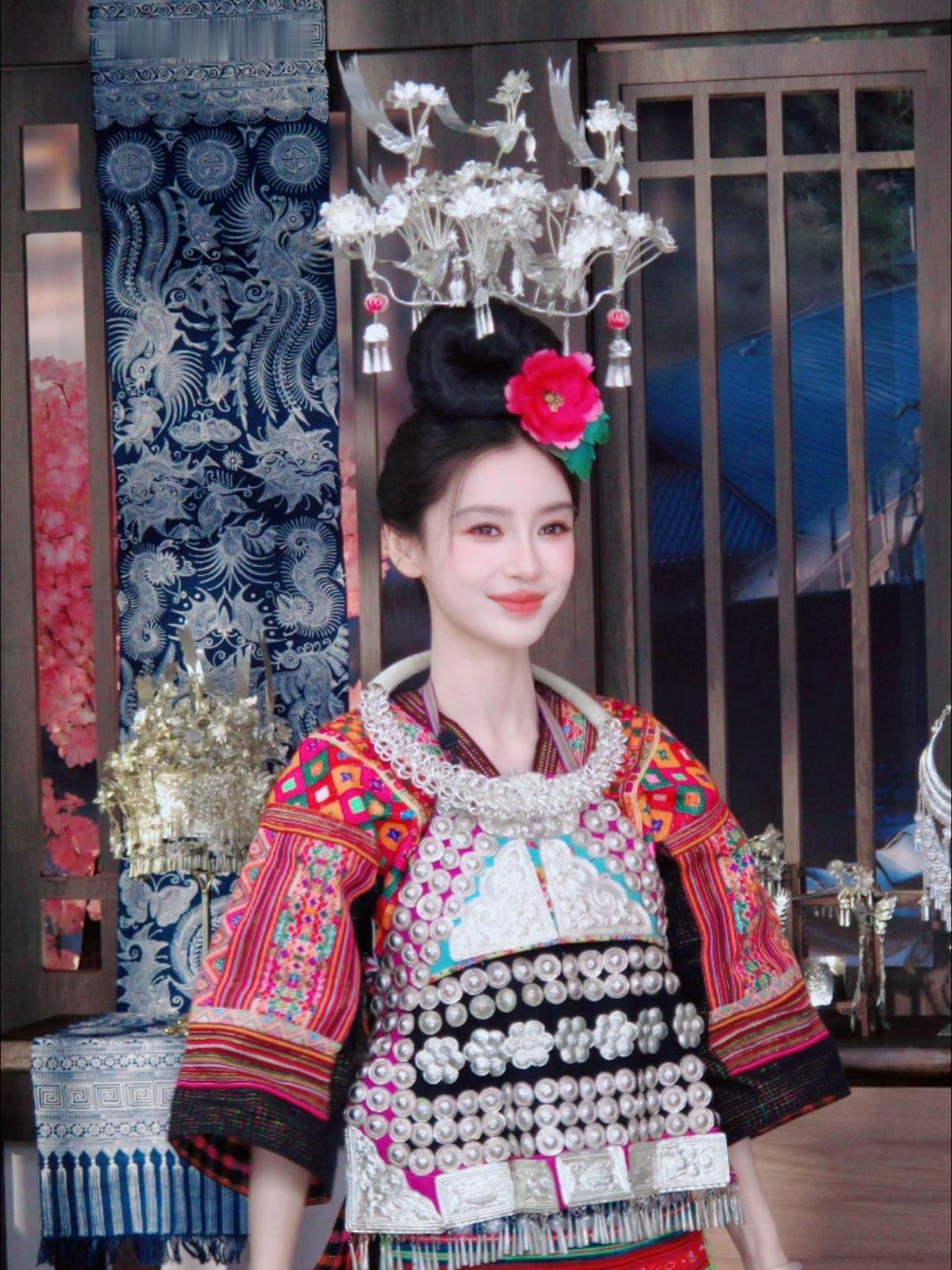 angelababy杨颖"你是降临于初春的诗意,追逐繁星赠予全世界最好的你