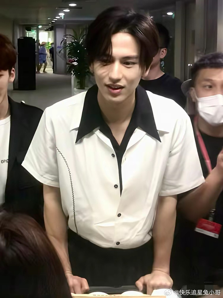 五年前的张凌赫，他身上有古天乐、言承旭、李敏镐的影子，真的太帅了！