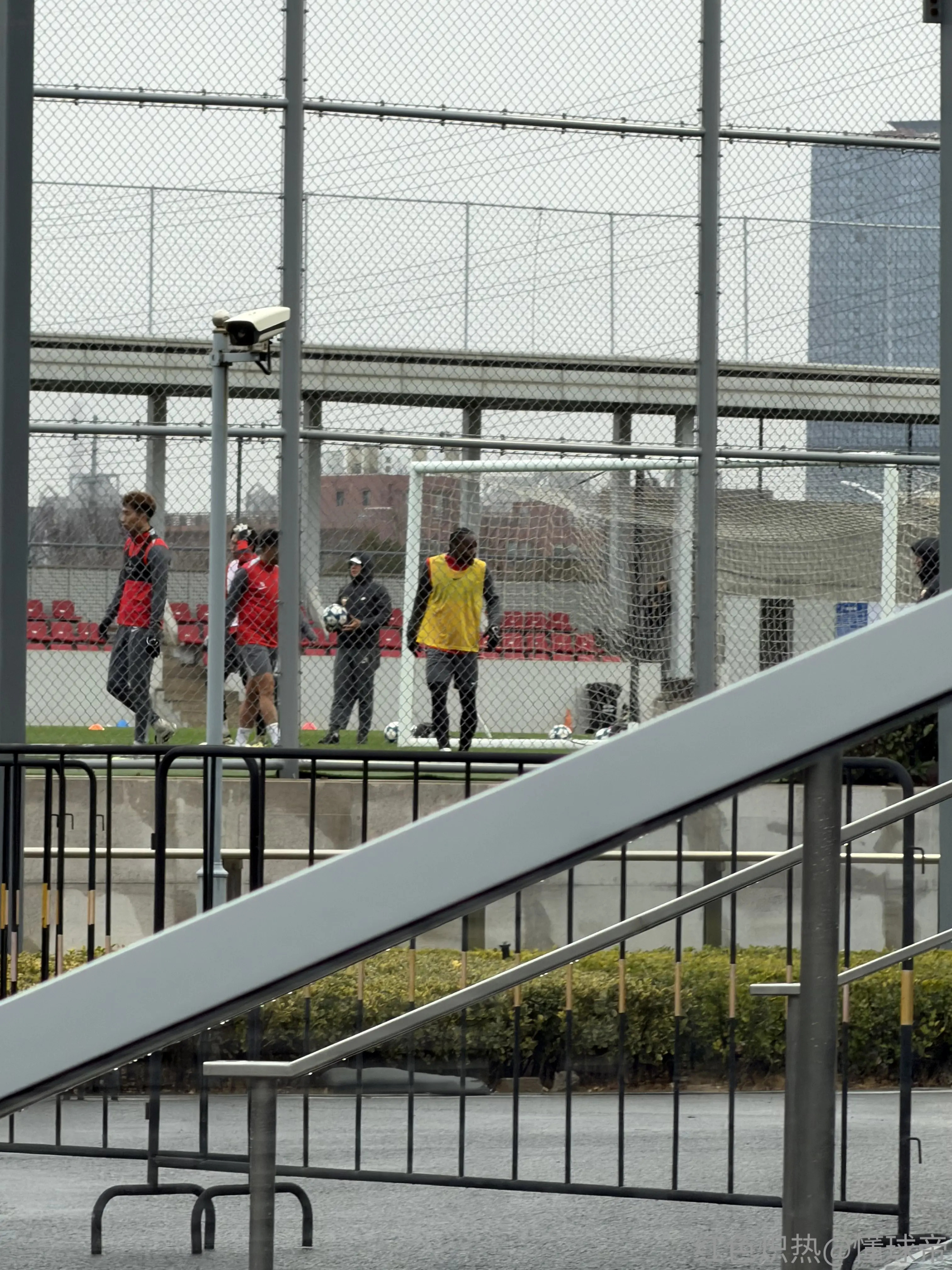 中超联赛2.7早上得到消息说安佩姆牵手海港，迎来一片骂声，2.8晚上土耳其专家