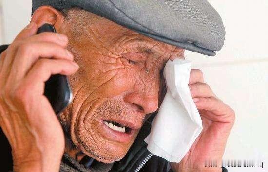 在过去比较贫困的时候，老年人似乎也不算多大个问题，由于家里有什么就用什么，别无选