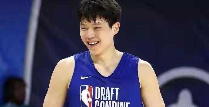 男篮目前具有世界级只有两名，准世界级有三名，巧合的都是4.5号位，世界级的两位，