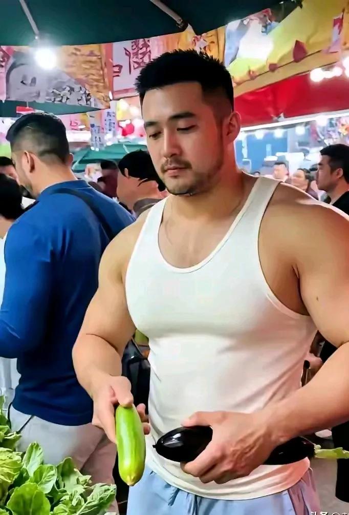 你家老公会卖菜做饭吗？现在这个时代，会做饭的男人会越来越少，像这种长得帅还能亲自