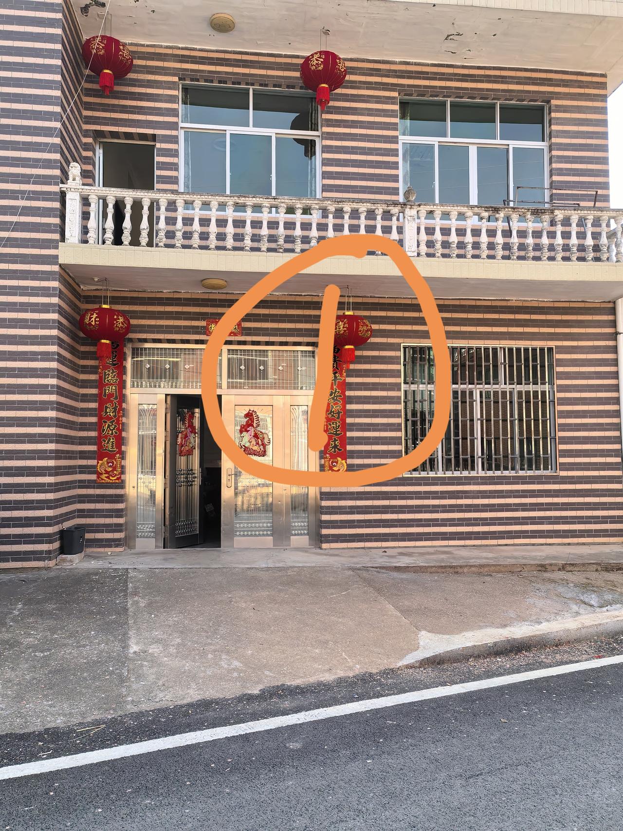 如何从农村房子的外观，简单判断出对方的家庭收入。现在农村新建的房子基本大同小