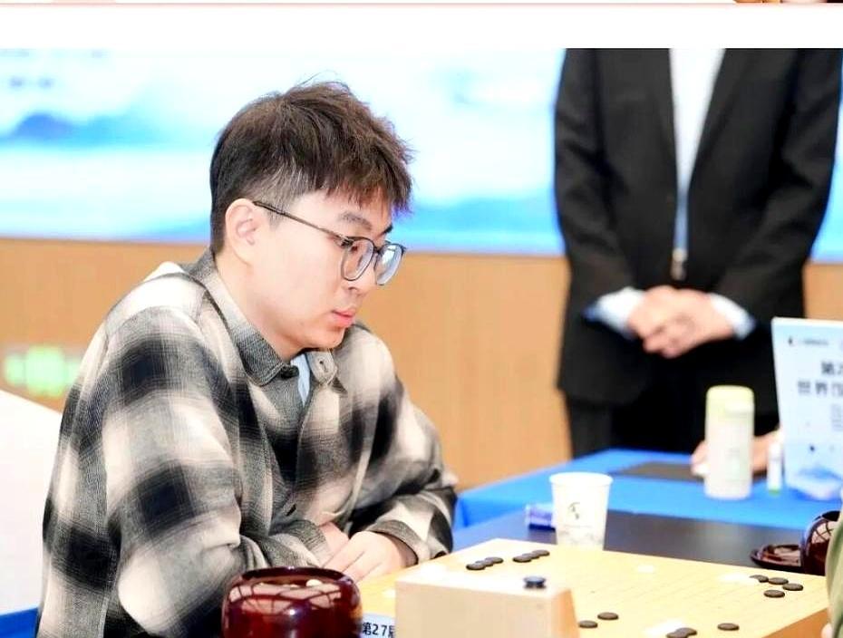 连斩三位世界冠军，他一个人掀翻了棋院。王星昊，倒下。辜梓豪，倒下。杨楷文，