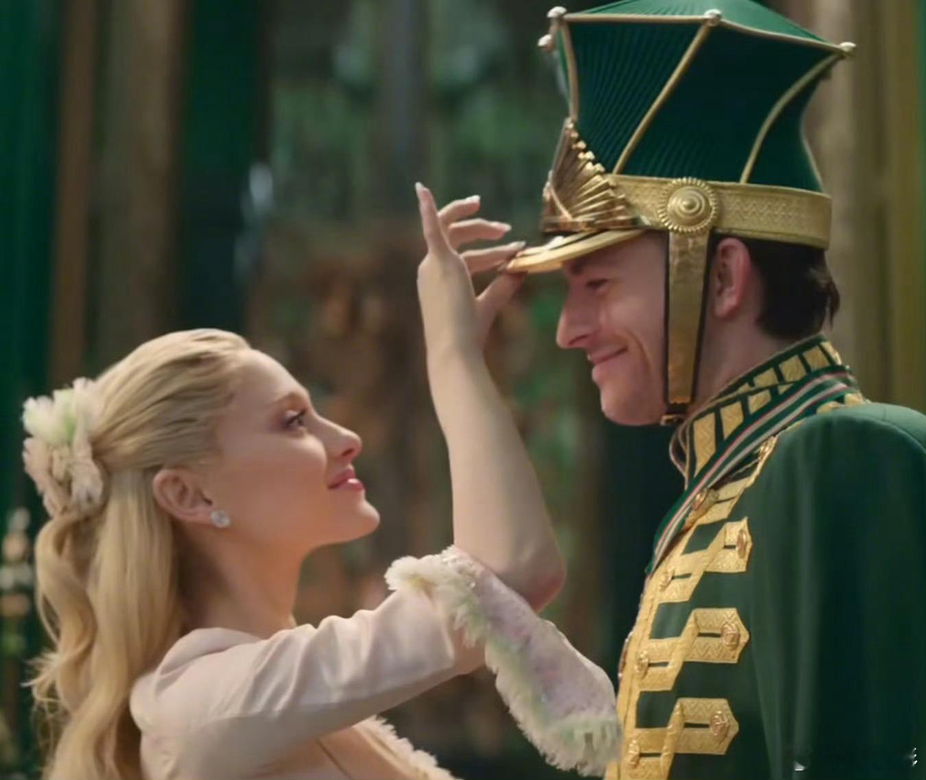 Deadline独家消息：“魔法坏女巫”搭档“A妹”爱莉安娜·格兰德与乔纳森·