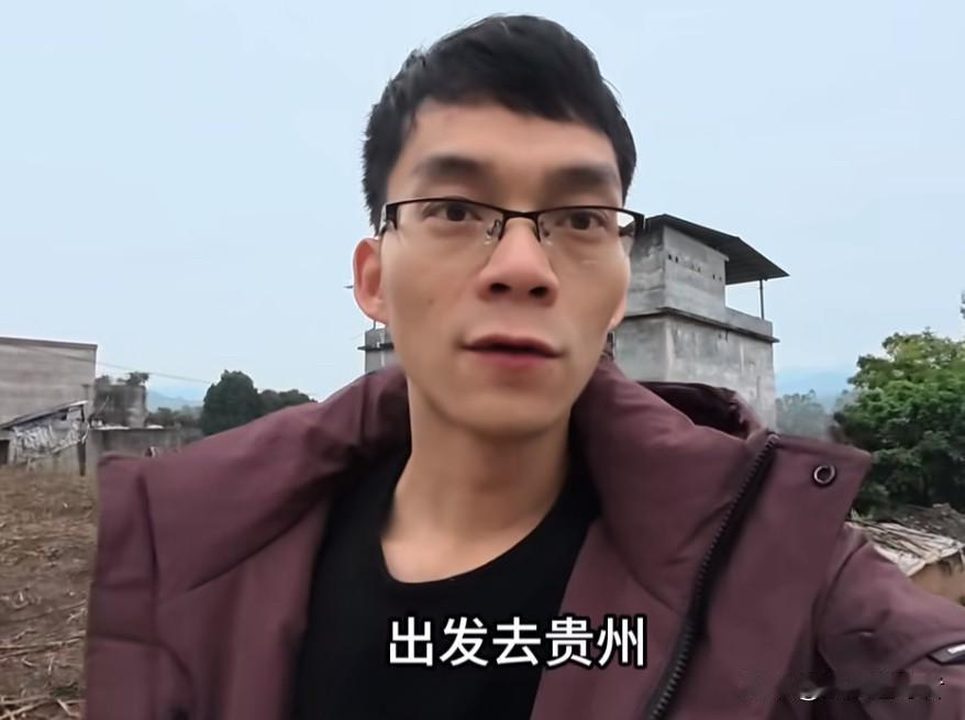 今天下午，唐尚珺更新了一则视频。视频中，唐尚珺表示，他带着妈妈去贵州走亲戚。说