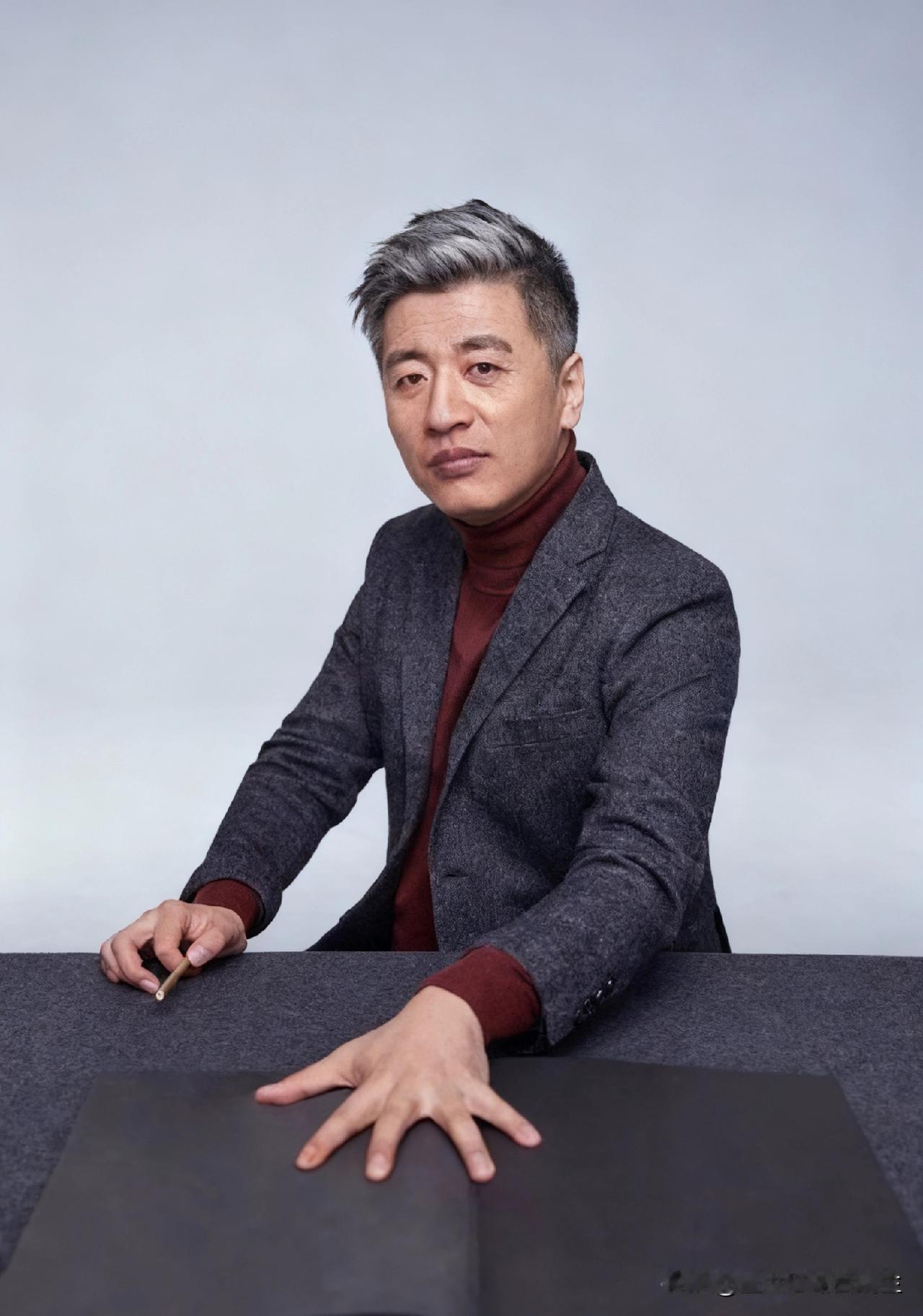 张雪峰一夜白头啊，抖音被封了一段时间后终于复播了，但是复播后的张雪峰感觉原来的那