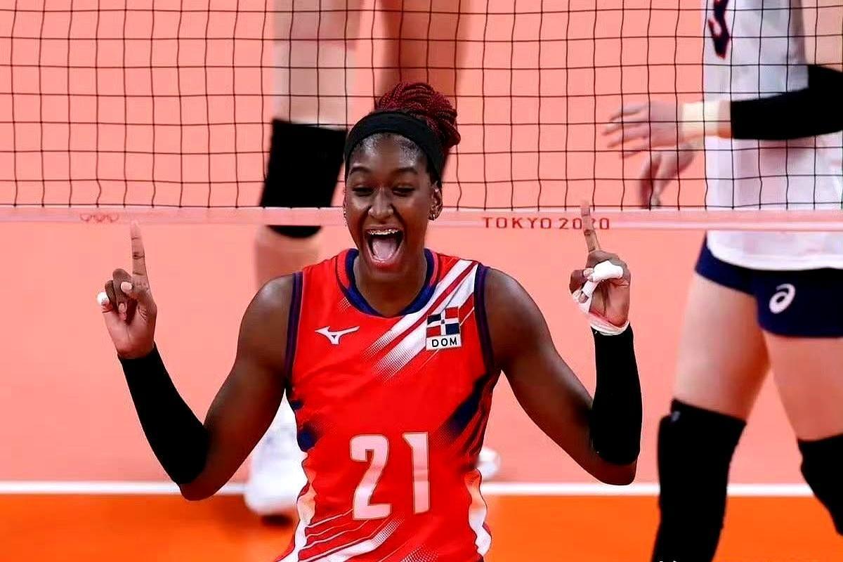 中国女排超级联赛官宣外援名单，本赛季一共引进10名外援。上海女排直接找来