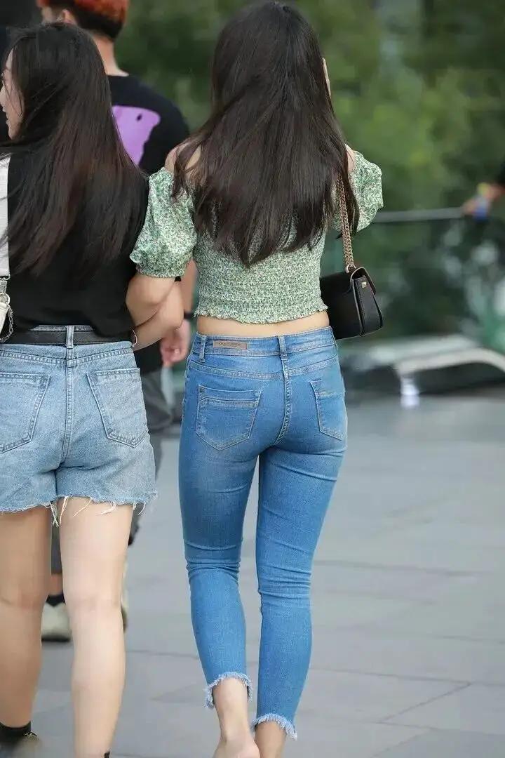 牛仔裤搭配衣服，怎么拍才好看