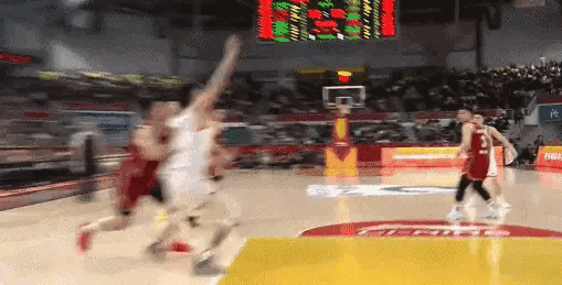 上海久事巨星张镇麟真是笑死人了！在今天上海久事客场挑战山西汾酒的比赛中，当时张镇