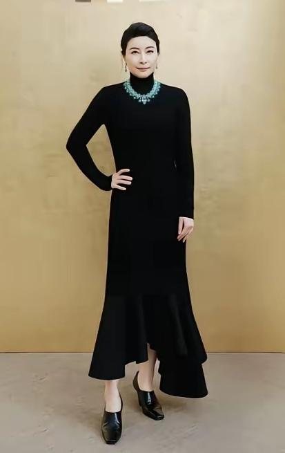 郭晶晶作为大嫂居然缺席了霍启仁的婚礼，咱先掰扯掰扯霍启仁这婚礼的分量！1