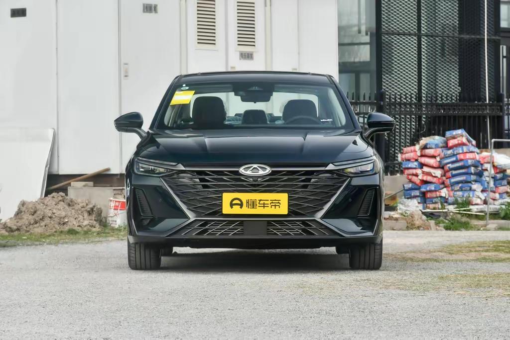 最近逛论坛，看到不少关于新款艾瑞泽8的讨论，尤其是那个“双前脸”的设计，热度挺高