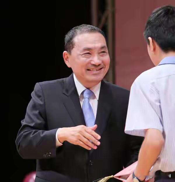 临近7·25凯道反毒油集会，蓝营阵营动员态势持续升温，多位重量级人物陆续表态参与