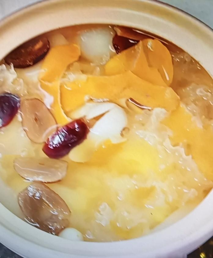 秋冬季节咳痰太折磨人，孩子咳得睡不好，老人支气管弱痰多气短。很多人觉得陈皮能化痰