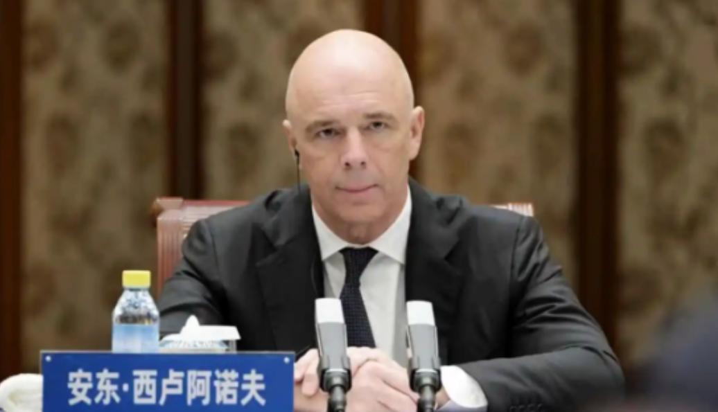 人民币，杀疯了？谁能想到，曾经在国际贸易中默默无闻的人民币，如今正以雷霆之势席