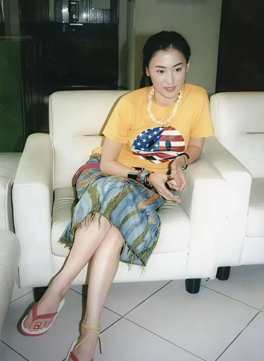 十八岁的张柏芝，不要太漂亮