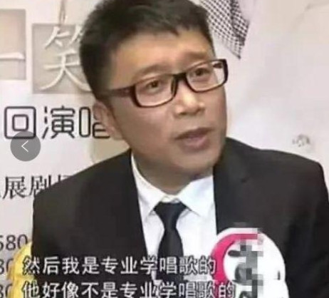2004年，李健生气地对庞龙说：“你唱《两只蝴蝶》，绝对会毁了你的一切。”可是，