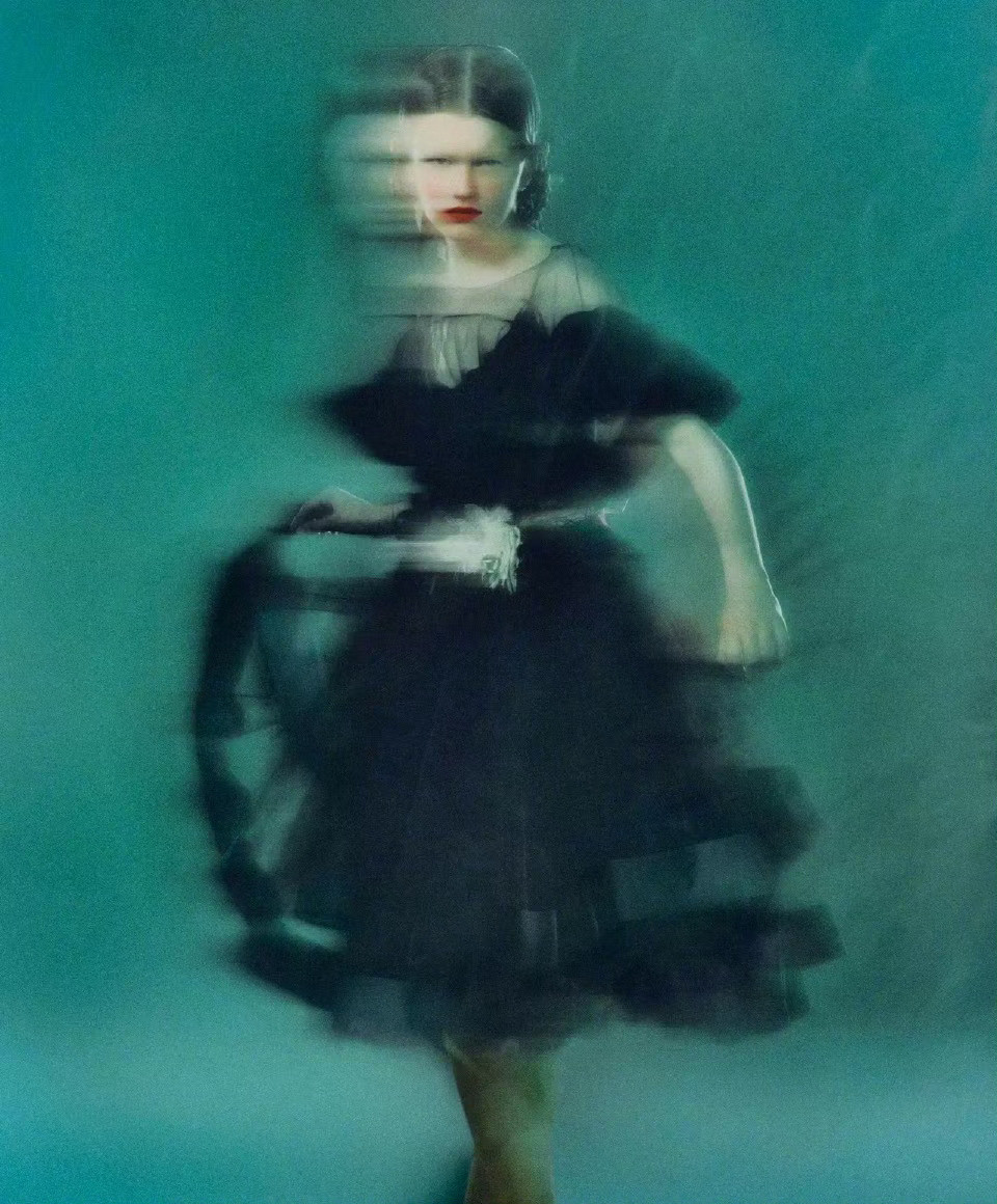 模特AiméeByrne复古迷幻色彩大片摄影ElizavetaPoro