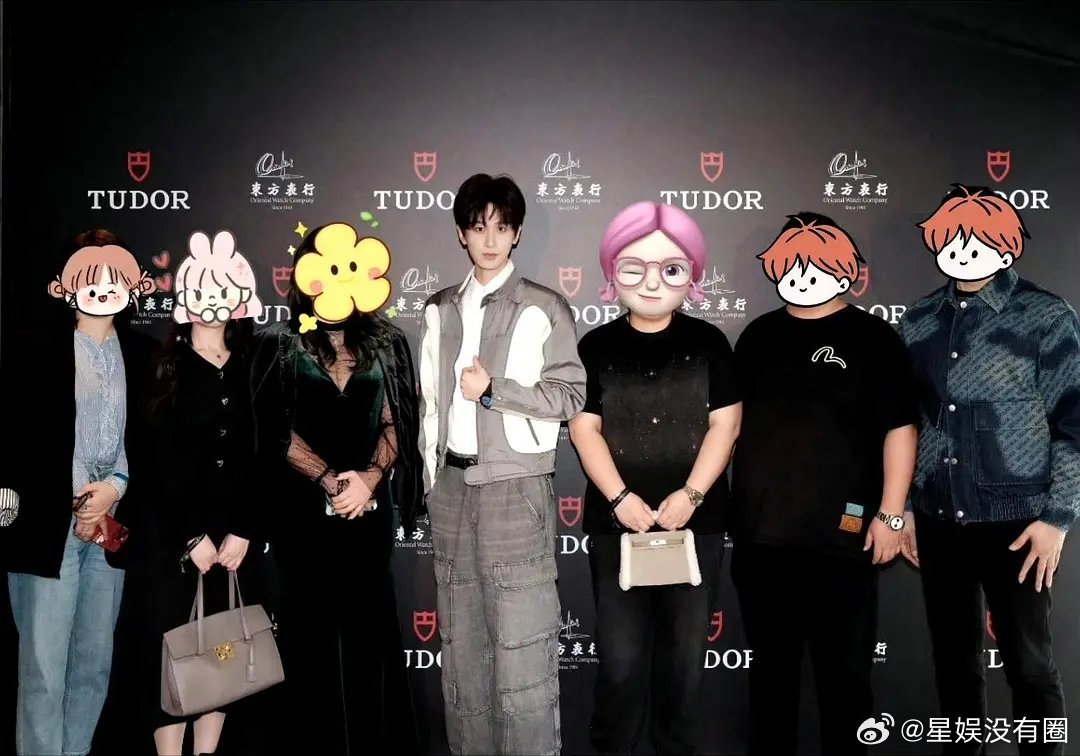 网友问，这还是又高又帅的李宏毅嘛但是咋感觉立牌一样谁懂