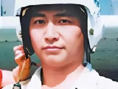 2001年南海上空的巨响，让王伟和81192战机永远定格英雄的牺牲刺痛每一个中