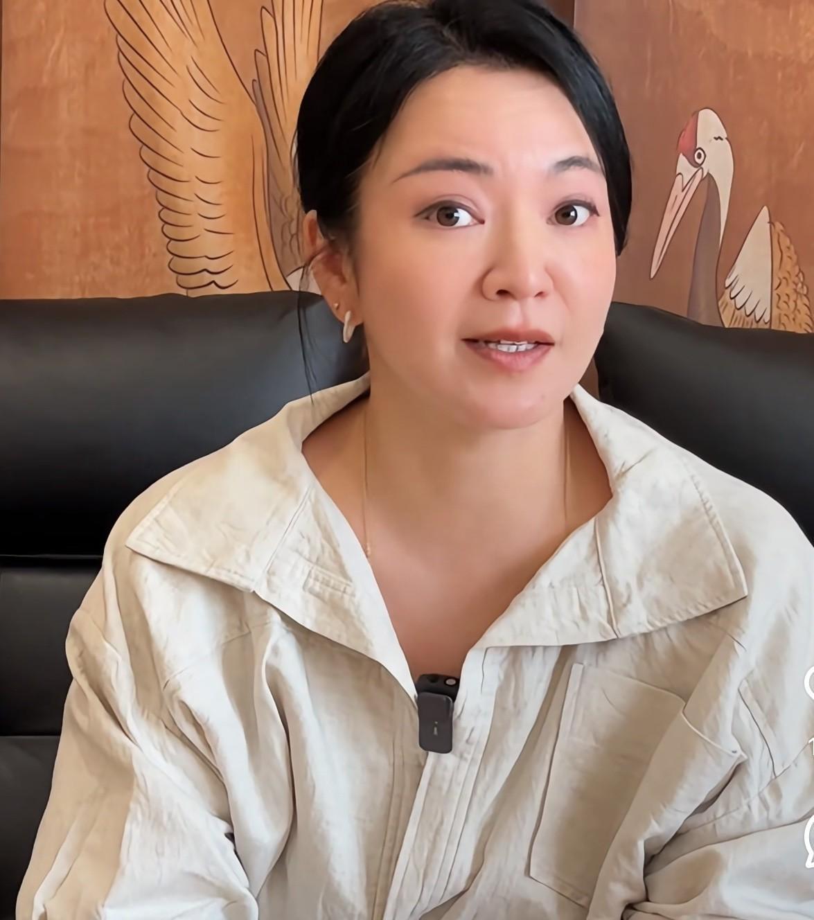 没想到阿雅现在提起大s的离世是这样的一种态度和语气！小s听了也只能感叹果然是没