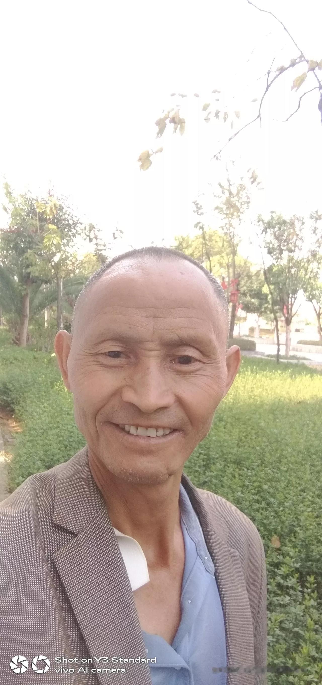 什么是老子《道德经》所说的无为?就拿树景和三角梅来说，我什么都不做，只是每年每月