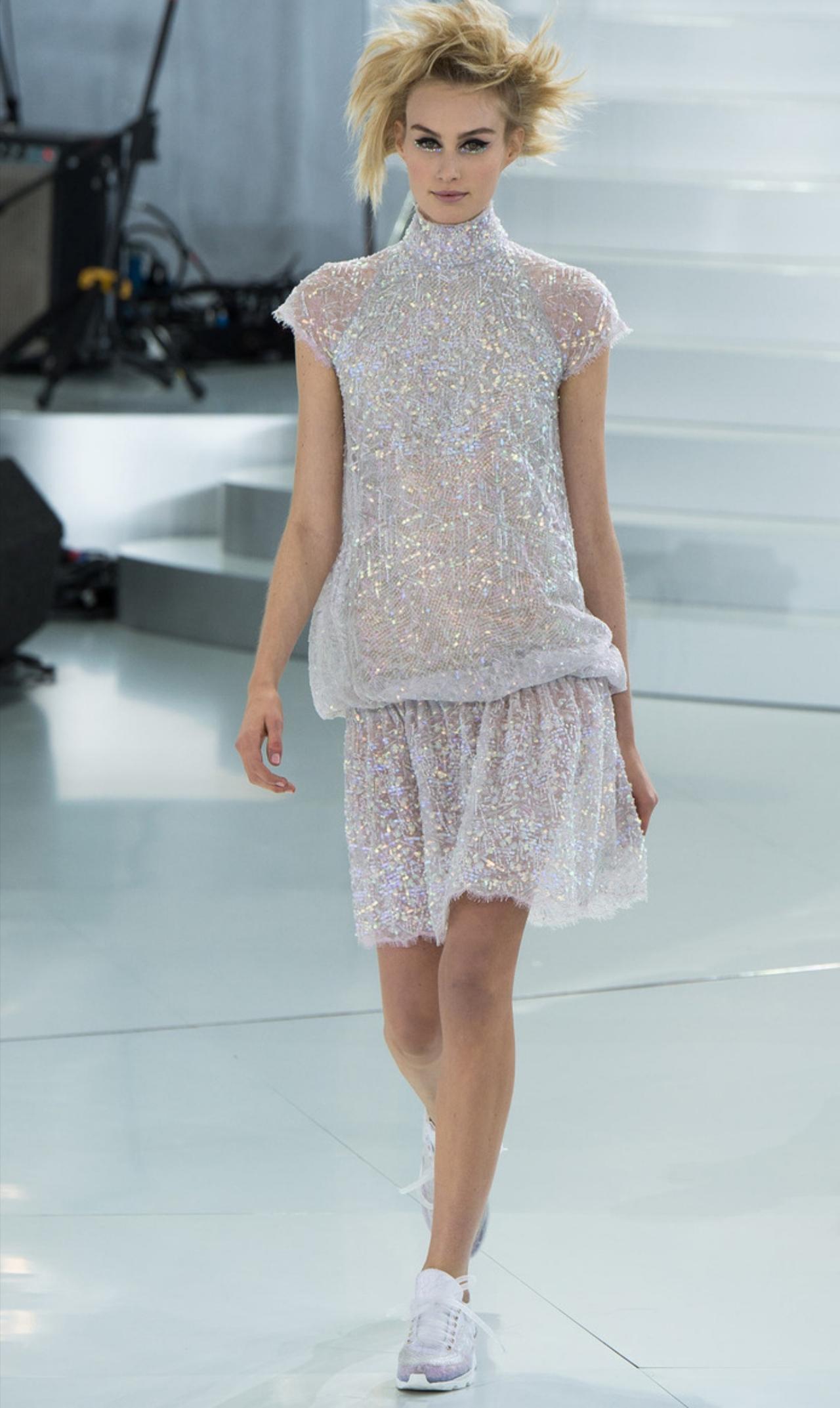 Chanel2014春夏高级定制系列，说到面料我真是佩服得不行。薄纱一层叠一层
