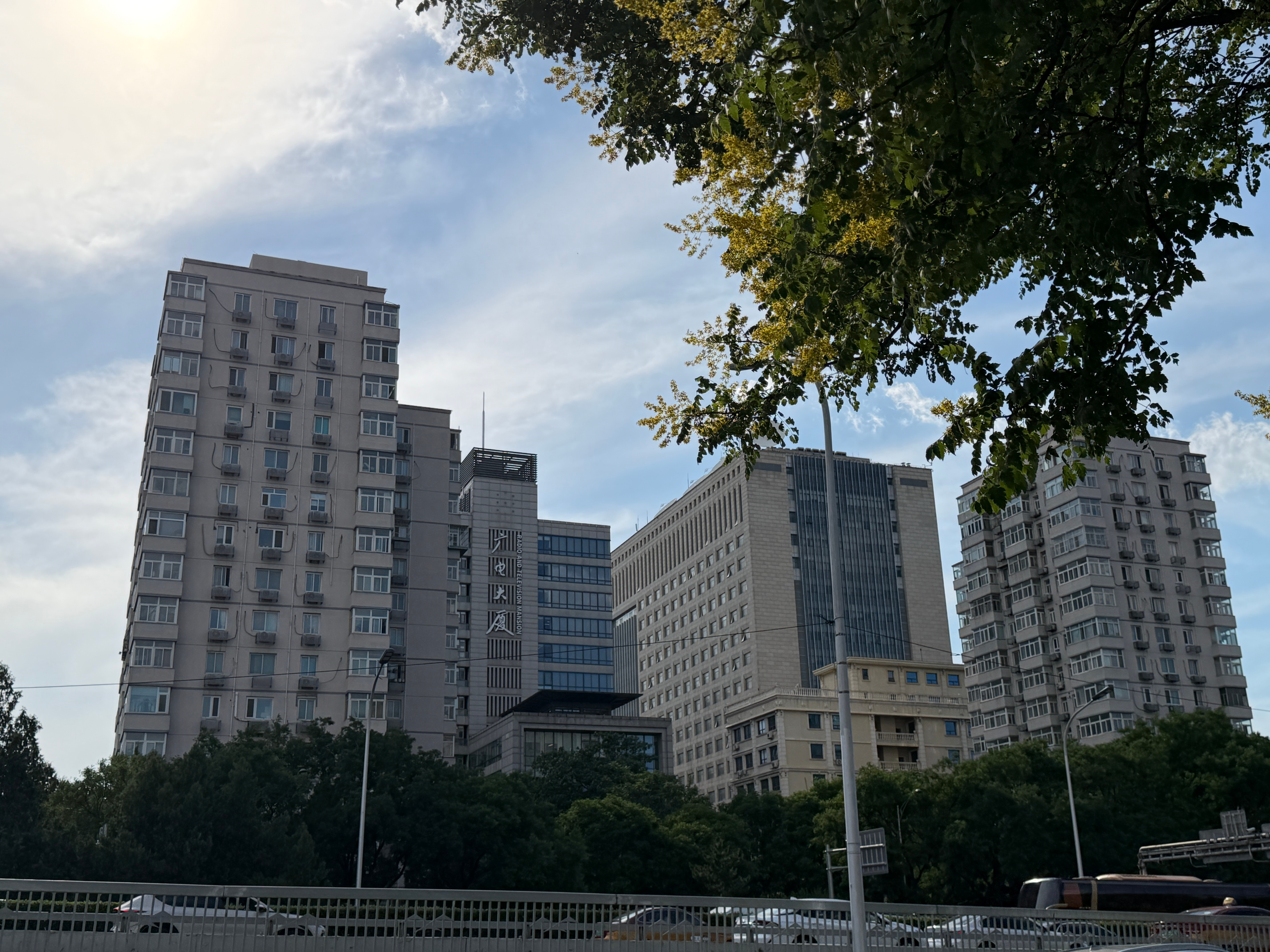 最后留念一下这个广电对面待了7年的办公地
