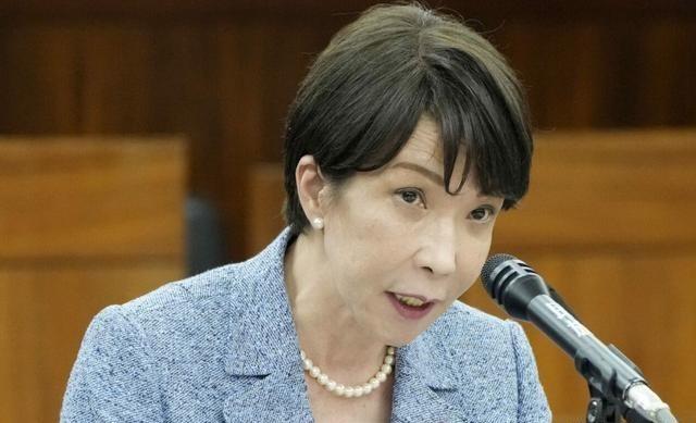 中国对日扩大制裁当天，特殊一幕在日本上演！6月29日，日本首相高市早苗把几位工