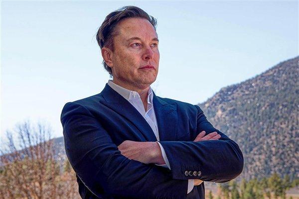 外媒曝出马斯克获“科幻”般的薪酬方案。如果马斯克在SpaceX未来的发展中，能
