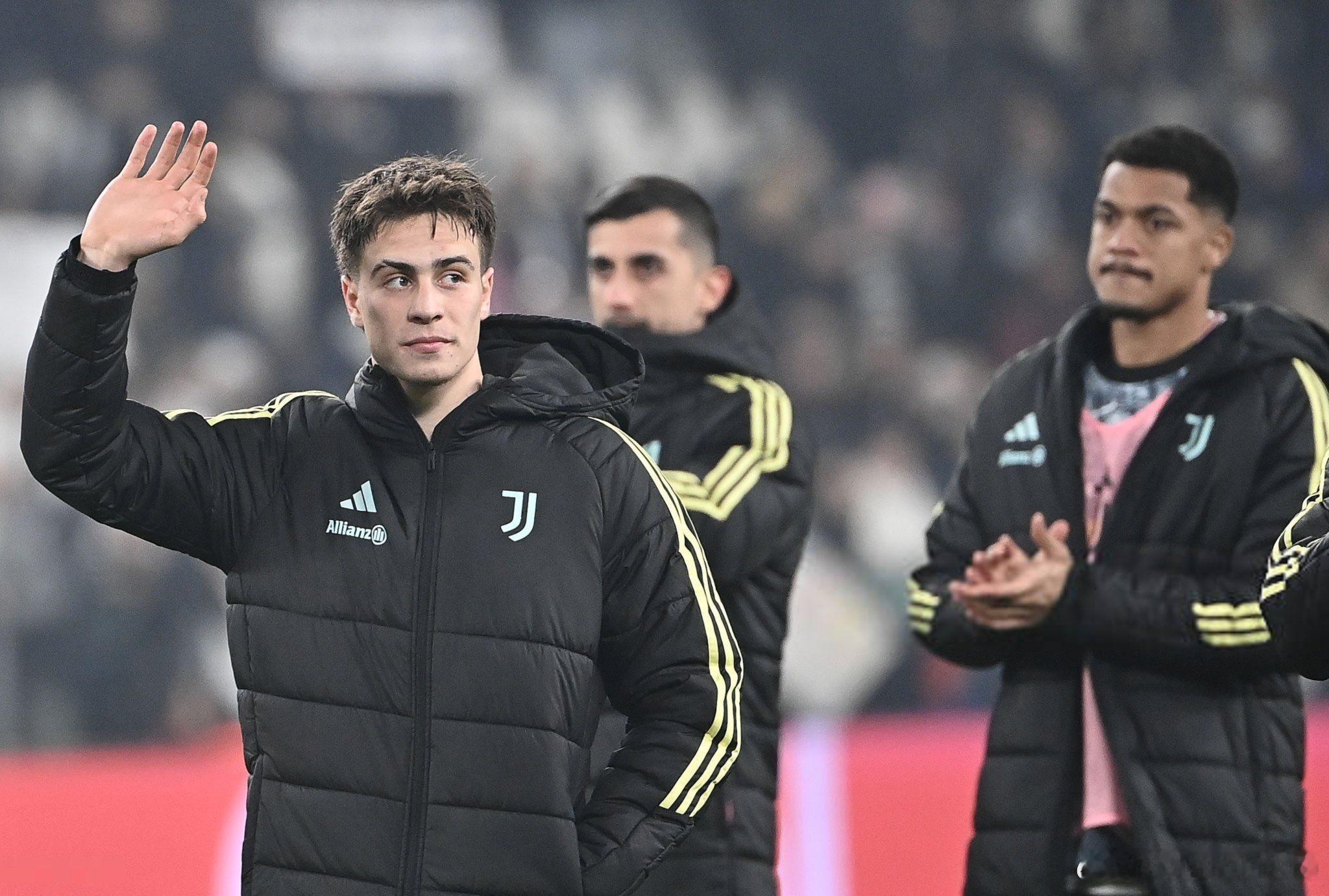 阿尔巴内塞：现阶段而言，伊尔迪兹的续约要比之前复杂得多。目前双方的对话已经陷入僵