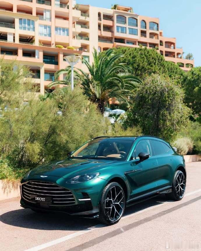阿斯顿马丁DBX707孔雀石绿，喜欢吗？
