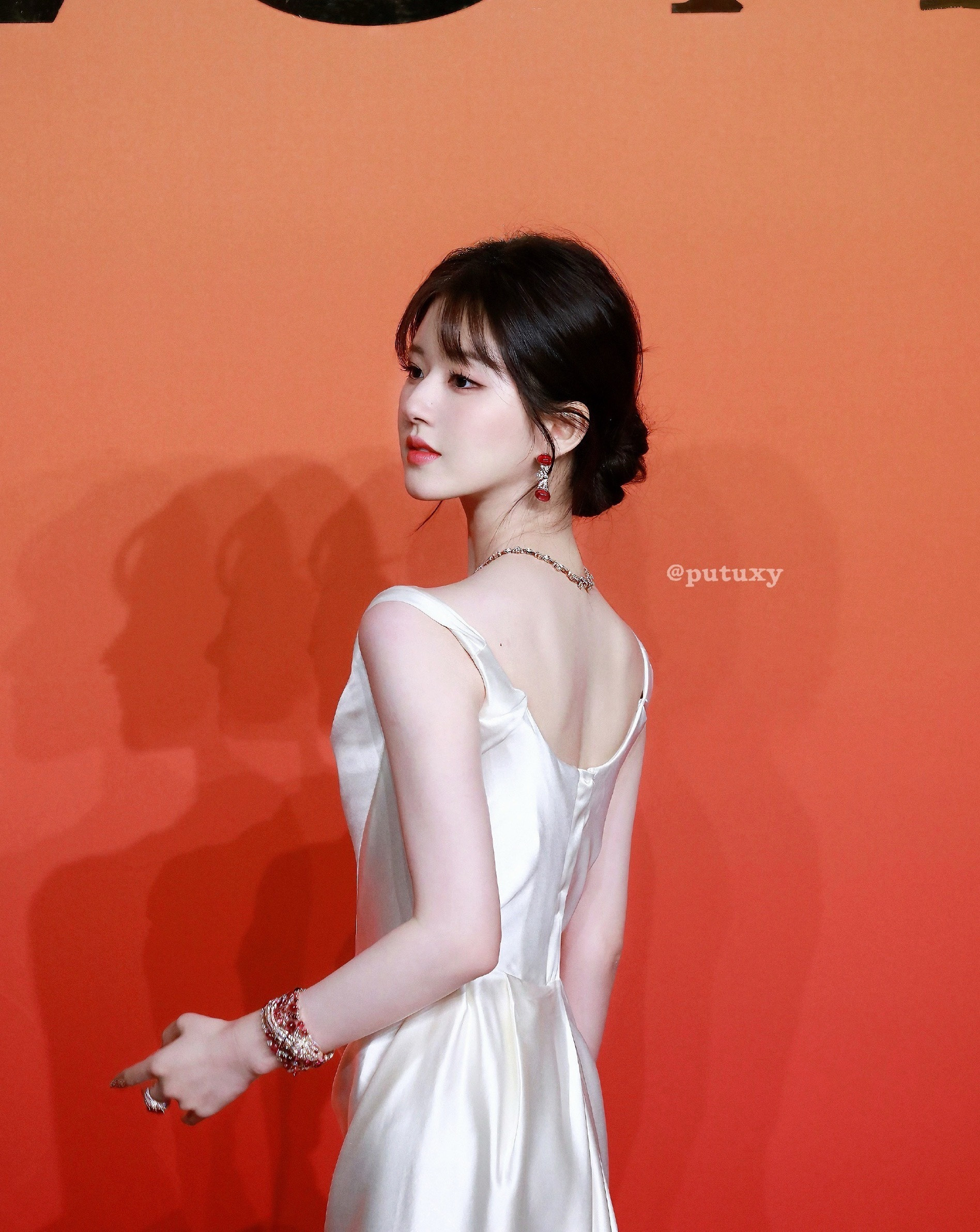 ？露思这套当时居然都能被挑刺，说这套难看的完全是睁眼说瞎说…