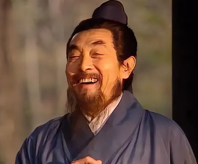 诸葛亮出山时，水镜先生仰天狂笑说了10个字，暗示孔明的最后结局。诸葛亮出山时，认