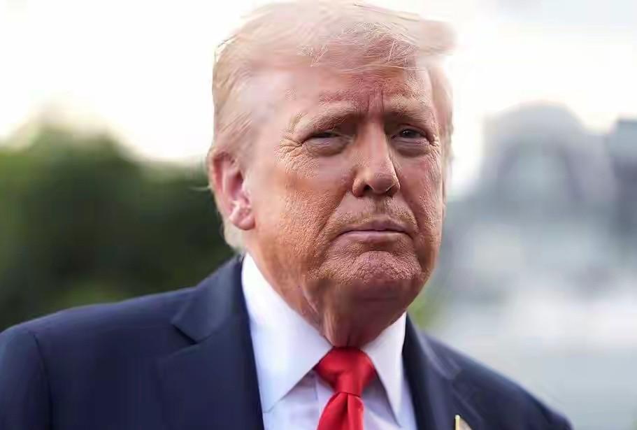 美国总统特朗普与北约秘书长的表态，令波兰总理图斯克既怒又恨且又不敢言！波兰总理
