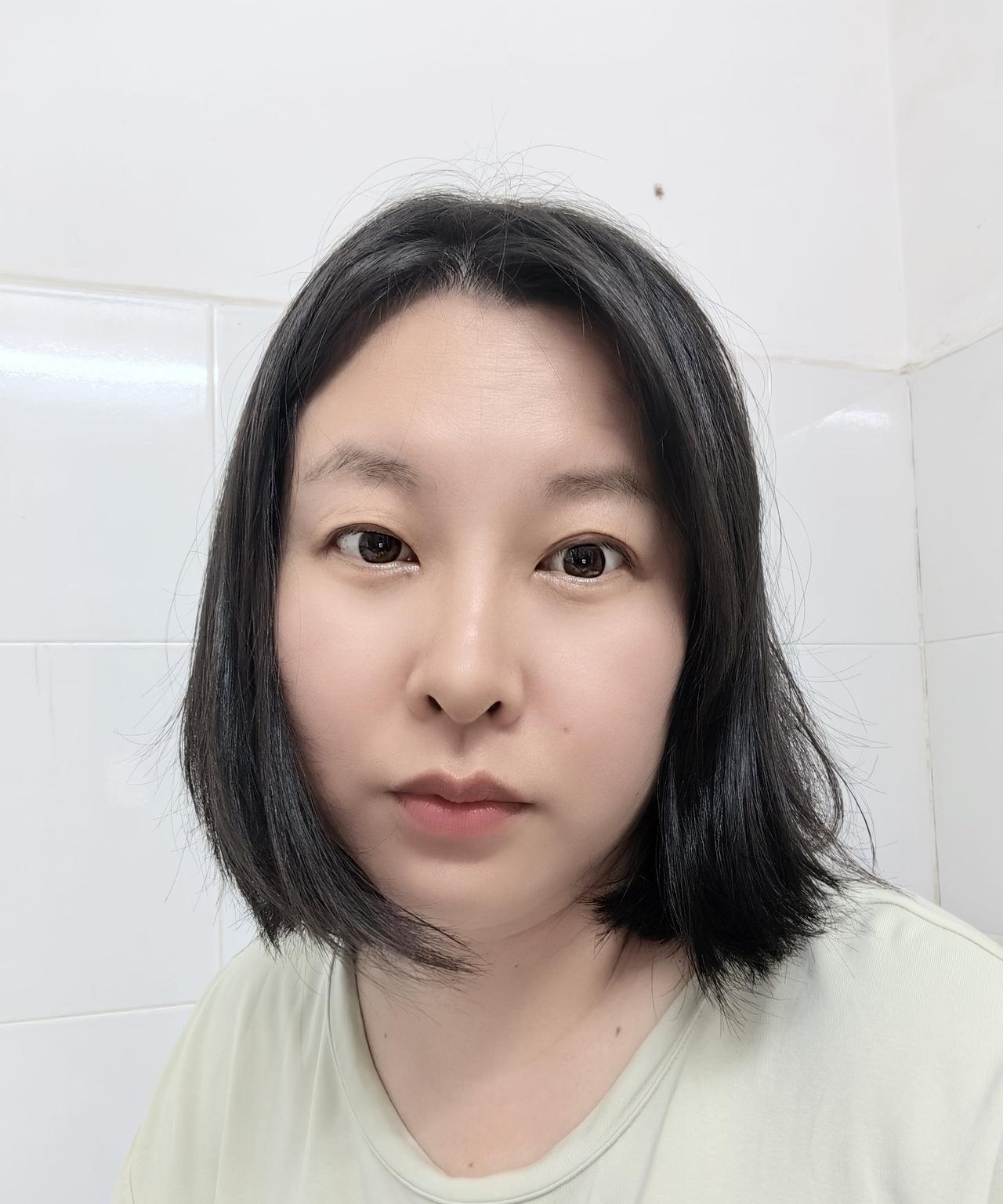 我这个人一无聊就不想待在家里了，今天我在家里待着，出去附近也不好玩，我下午还睡