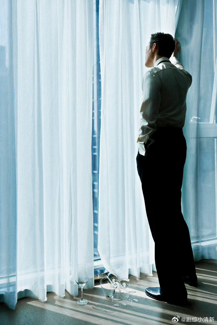 陈伟霆最夸张的老钱来了电视剧品质盛典陈伟霆这种贵气感确实不是谁都能有的，西装