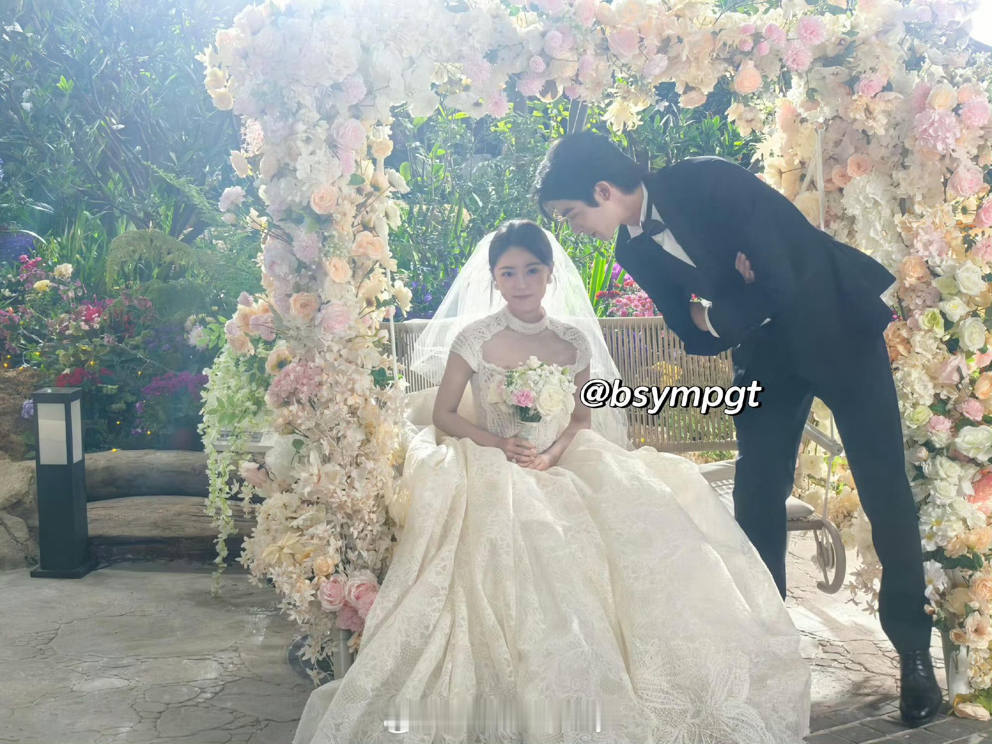 宋威龙赵今麦骄阳似我婚纱照