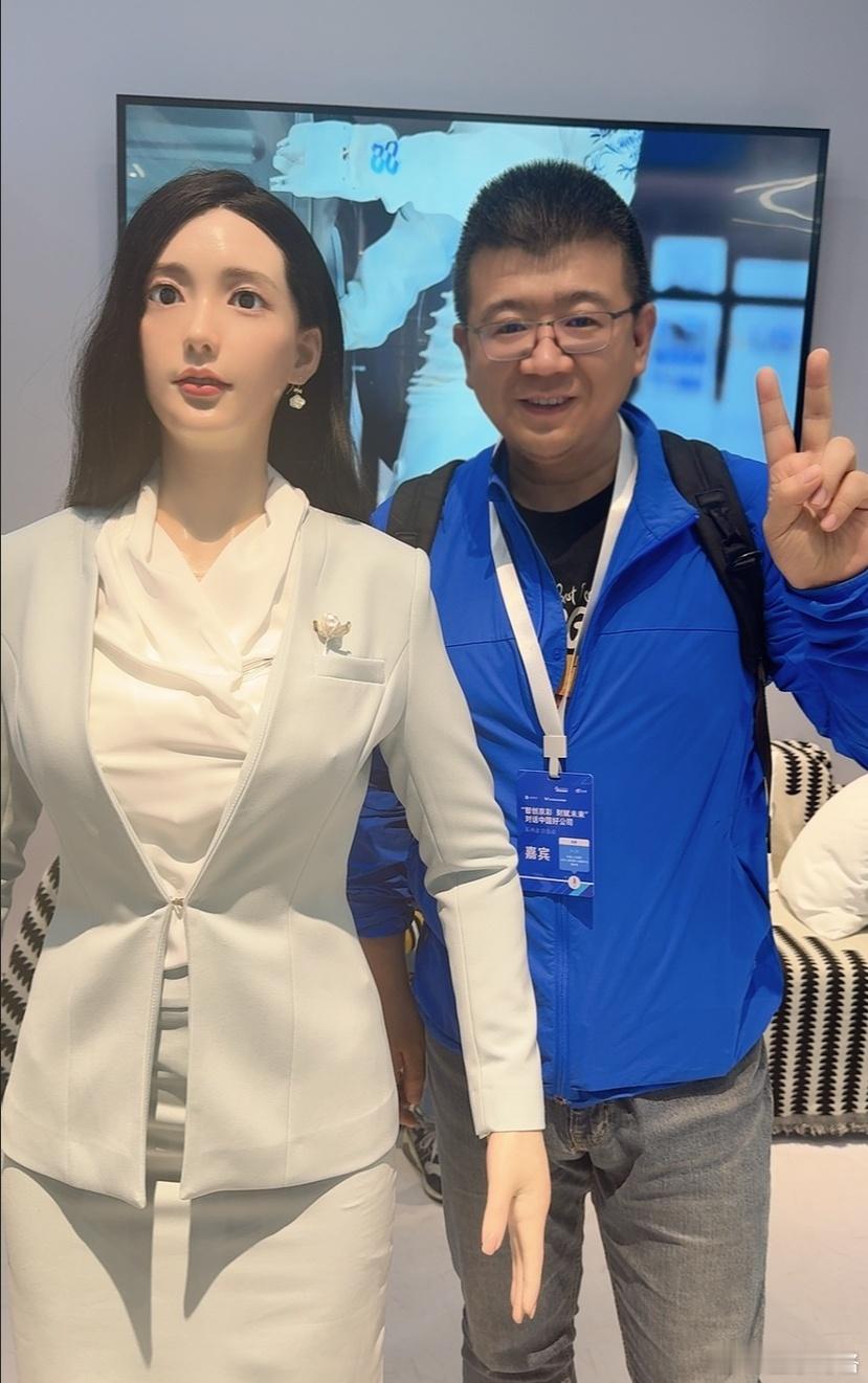 为什么一定要搞人型机器人？看过机器人马拉松的朋友，一定会有疑问：“搞一个轮式机器