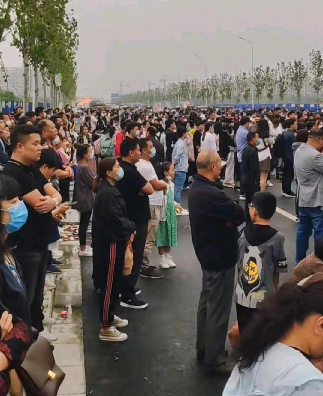为什么国内都这么安全了家长却还天天接孩子​​​