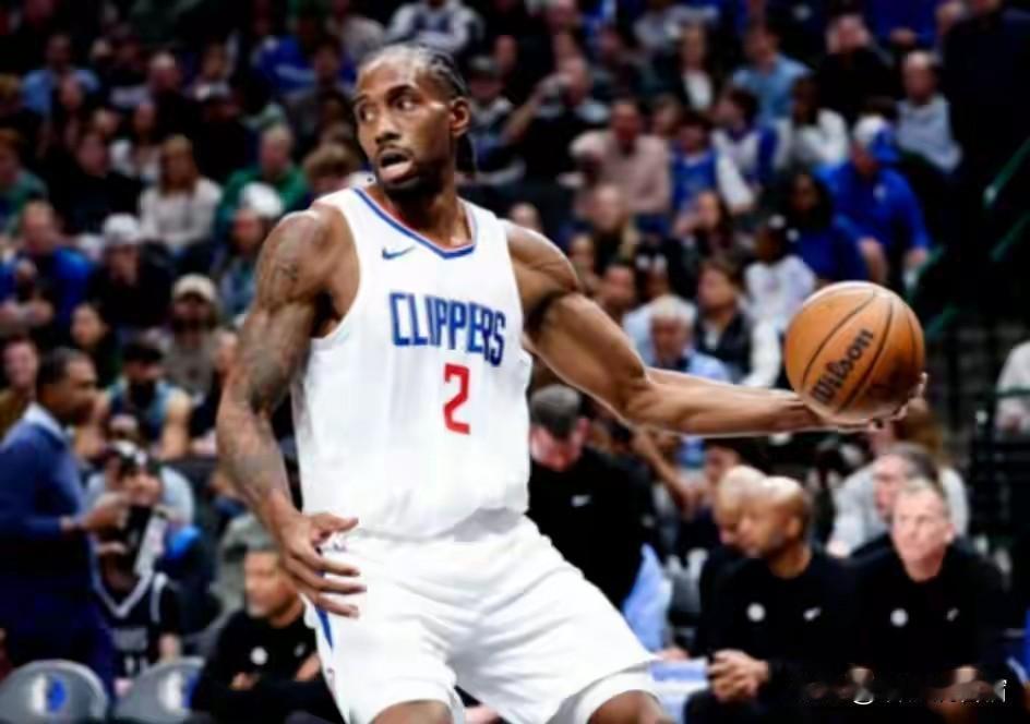 兄弟们，之前伦纳德受伤那阵儿，快船输得那叫一个惨绝人寰啊，不是都说卡子伤愈复出能