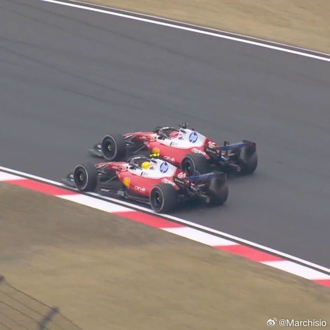 反正也开不过梅奔，干脆选择流量最大的开法。F1正赛F1中国大奖赛