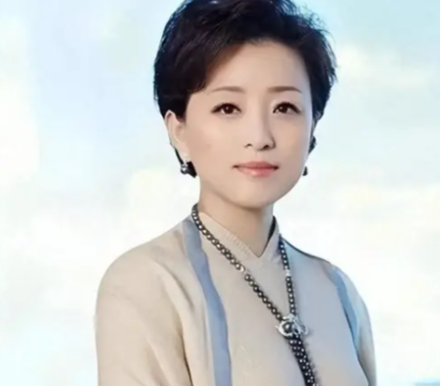 杨澜可能也想不到，他的前夫张一兵，是这么体面又低调的男人，就在两人离婚后，他就与杨澜断得干干净净，再